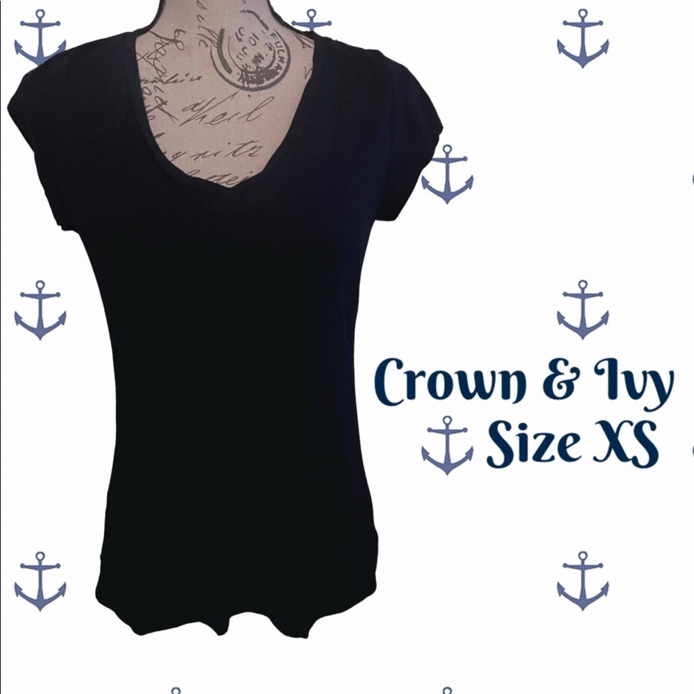 Size XS Navy Blue Crown & Ivy T-shirt
